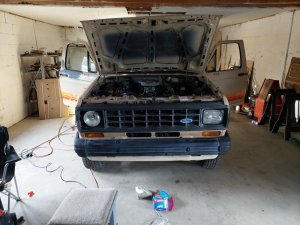 1984_ford_bronco_ii_project_b2_marauder_700_round_headlight.JPG